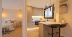 REF: WEB. Vivienda en carrer de panissars 6 a estrenar,estilo casa y tipo ático, única vivienda en edificio, piscina,terraza, jto m -bus-trenes en Barcelona