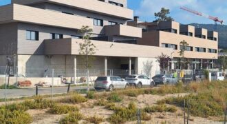 REF: WEB.Dúplex en carrer del pintor àlvar suñol 3 duplex a estrenar, obra nueva , ideal familia con niños, 3 habitaciones, 2 baños+aseo,terraza privada,incluye parking y trastero en Tiana