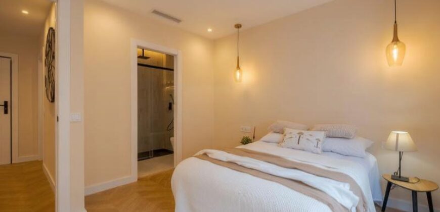 REF: WEB. Vivienda en carrer de panissars 6 a estrenar,estilo casa y tipo ático, única vivienda en edificio, piscina,terraza, jto m -bus-trenes en Barcelona