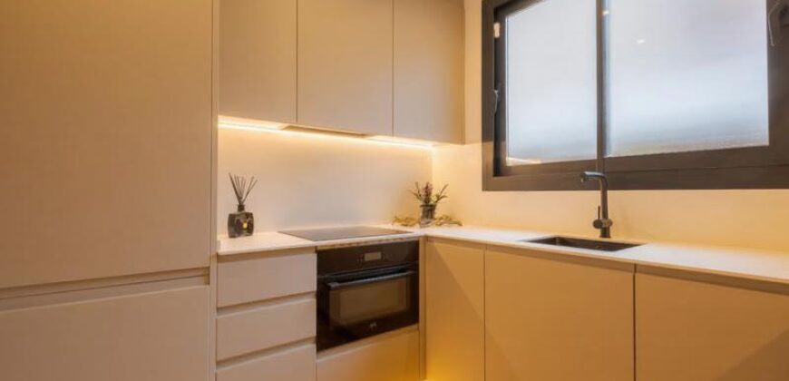 REF: WEB. Vivienda en carrer de panissars 6 a estrenar,estilo casa y tipo ático, única vivienda en edificio, piscina,terraza, jto m -bus-trenes en Barcelona