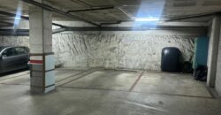 REF: WEB. PISO DE CUATRO HABITACIONES, CON PARKING EN LA FINCA EN MATARÓ